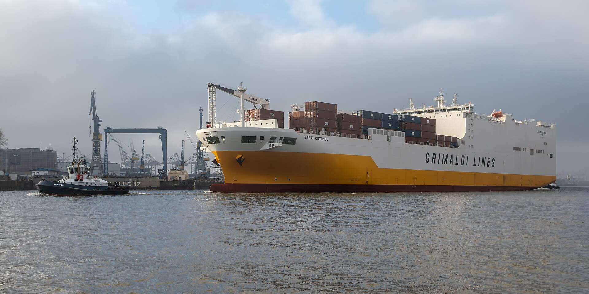 Elegantes Salonschiff – Eventlocation in Hamburg